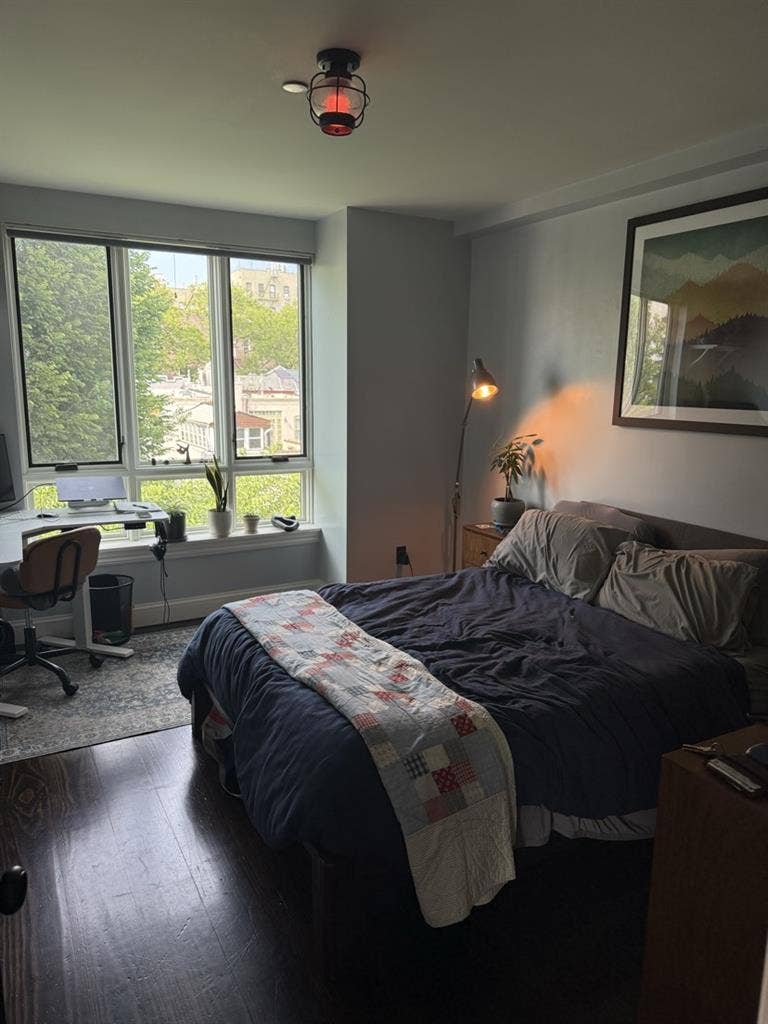 Looking for roommate (August 1st)