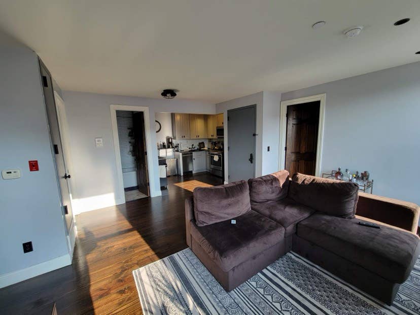 Looking for roommate (August 1st)