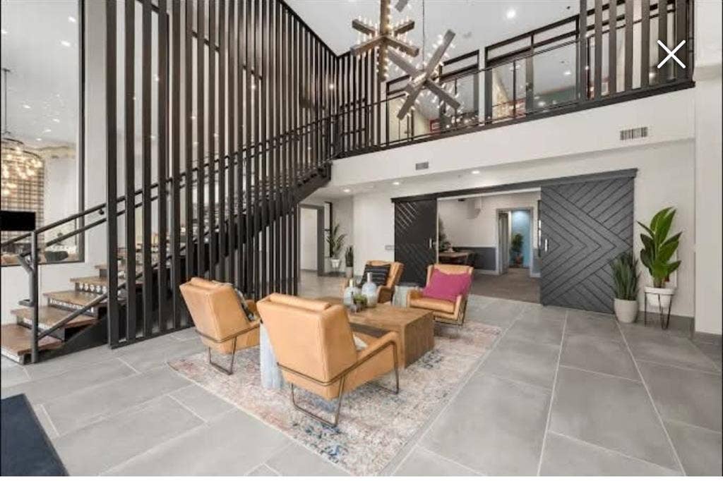 Private room and bathroom for lease