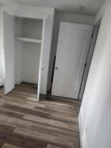 I rent a room for 1 person only.