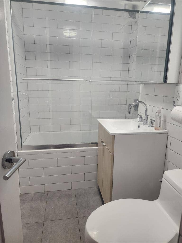 I rent a room for 1 person only.