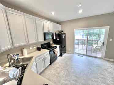 Master bedroom available in Raleigh