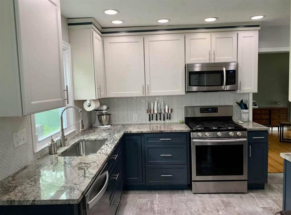 Room for rent in 3 bedroom home!