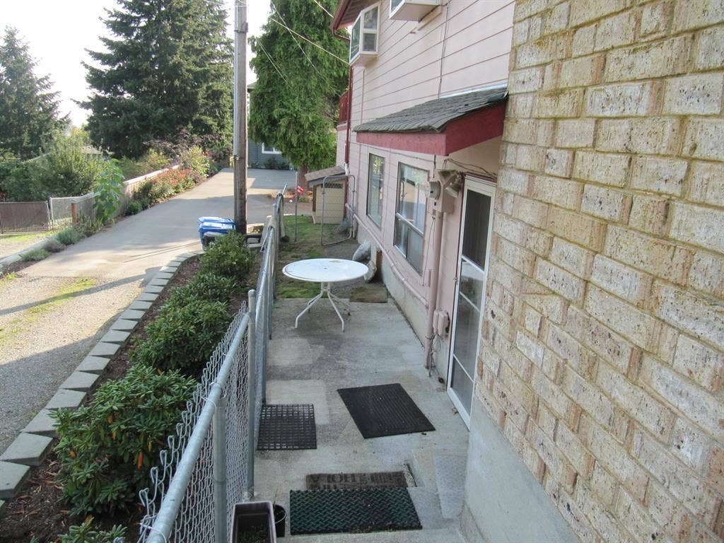 $ LG d/L bment Apt in W. Sea