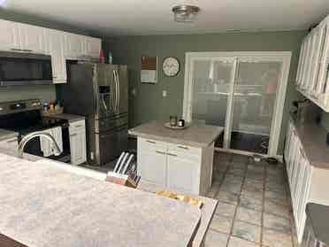 Basement Studio w/ Kitchenette/Bar