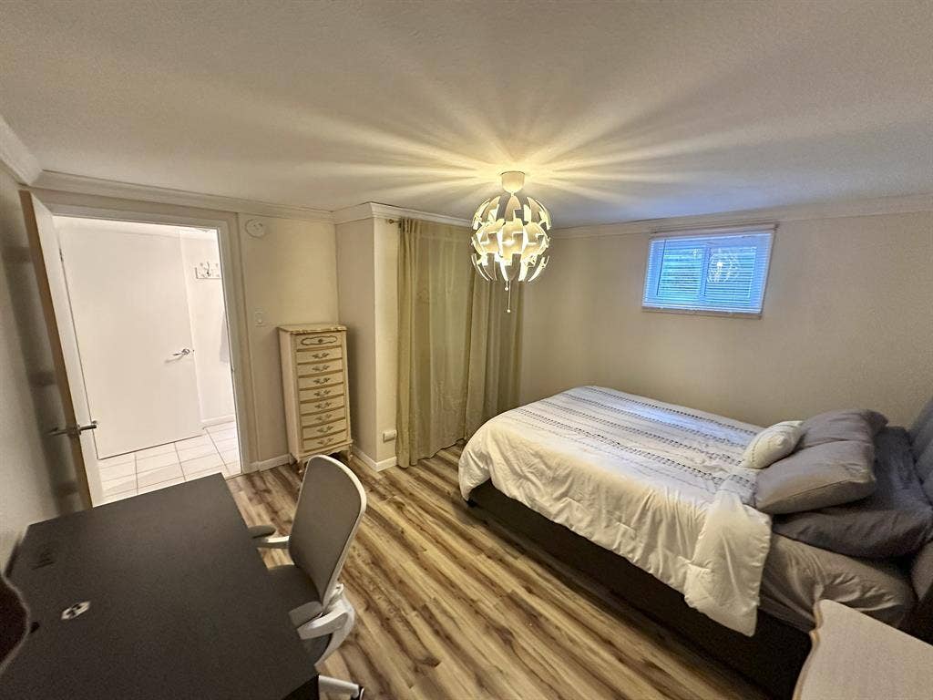 Basement Studio w/ Kitchenette/Bar