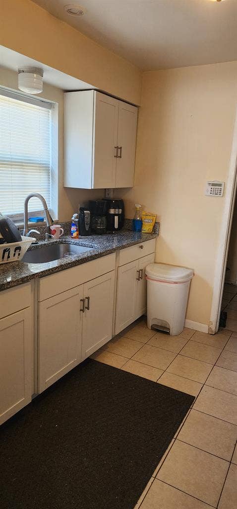 Privet room with shared bathroom
