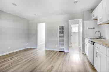 Studio in K-Town/Downtown LA–$