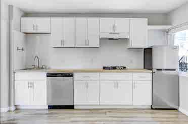 Studio in K-Town/Downtown LA–$
