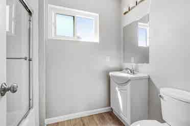 Studio in K-Town/Downtown LA–$