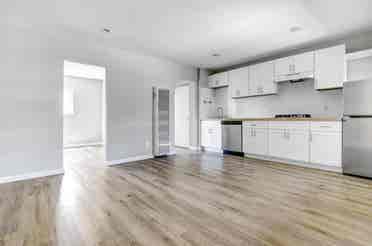 Studio in K-Town/Downtown LA–$