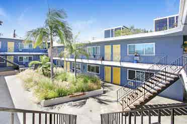 Studio in K-Town/Downtown LA–$