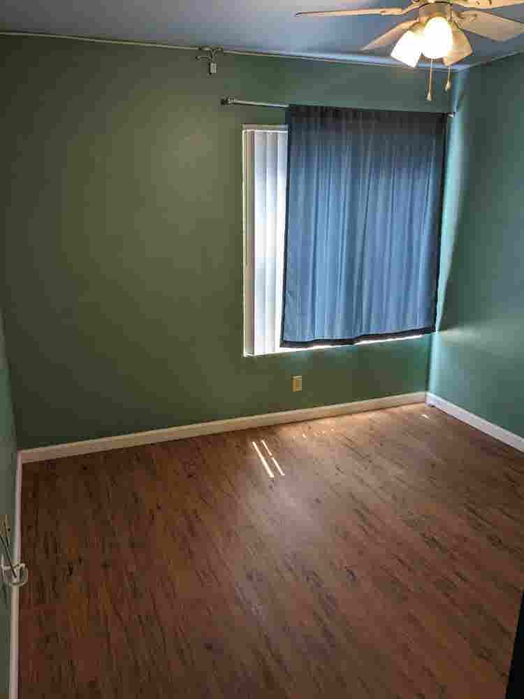 Room available, quiet neighborhood