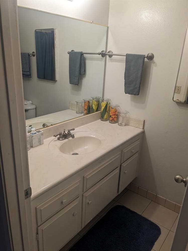 Room available, quiet neighborhood