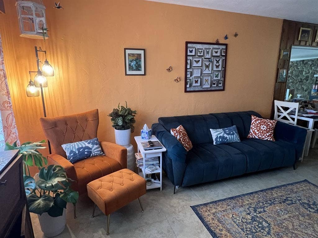 Room for rent in cozy house