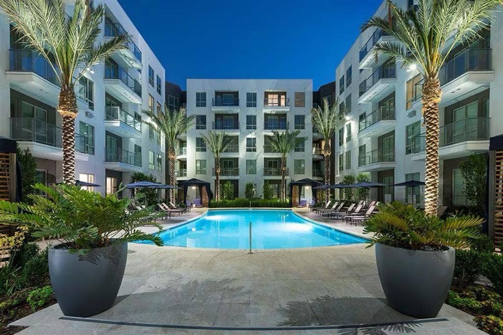 bath apartment in MV