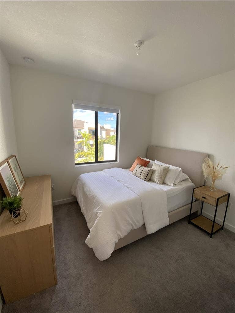 Modern Room Near Aventura FL 🏡✨