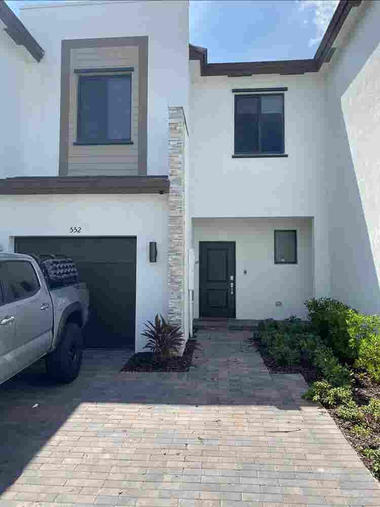 Modern Room Near Aventura FL 🏡✨