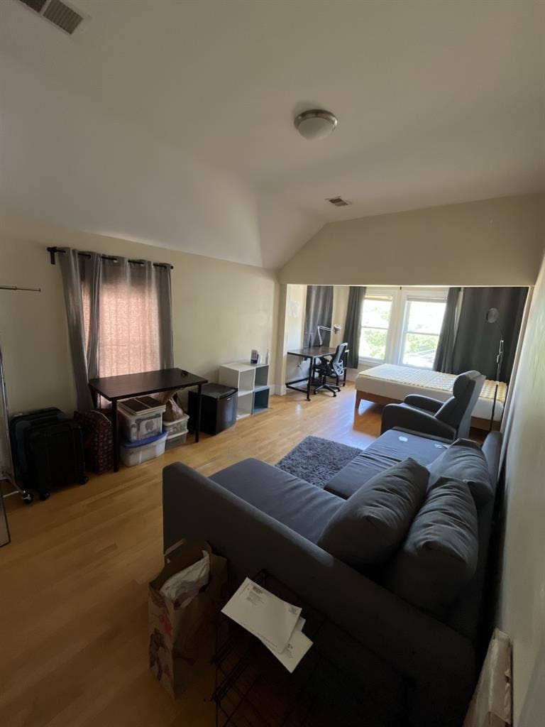 Spacious room to sublet