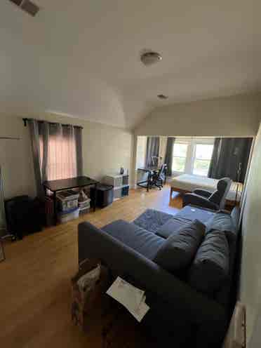 Spacious room to sublet