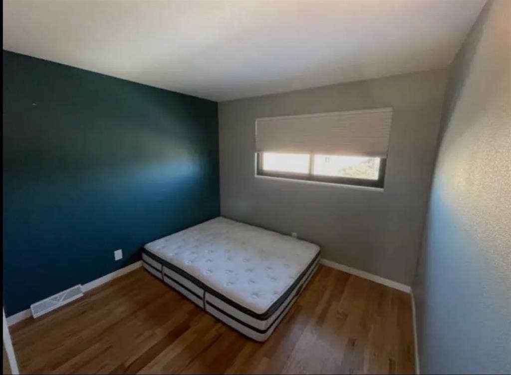 Short term rooms available!