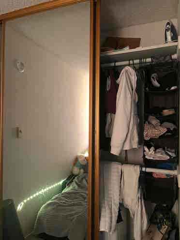 Looking for a girl to share bedroom