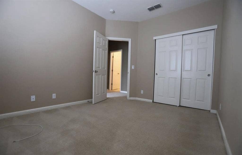 Bellevue area, 2 bedrooms open!!