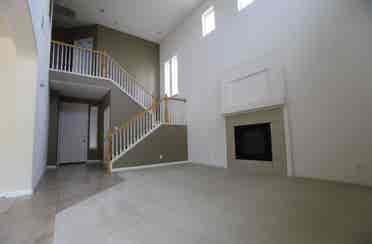 Bellevue area, 2 bedrooms open!!