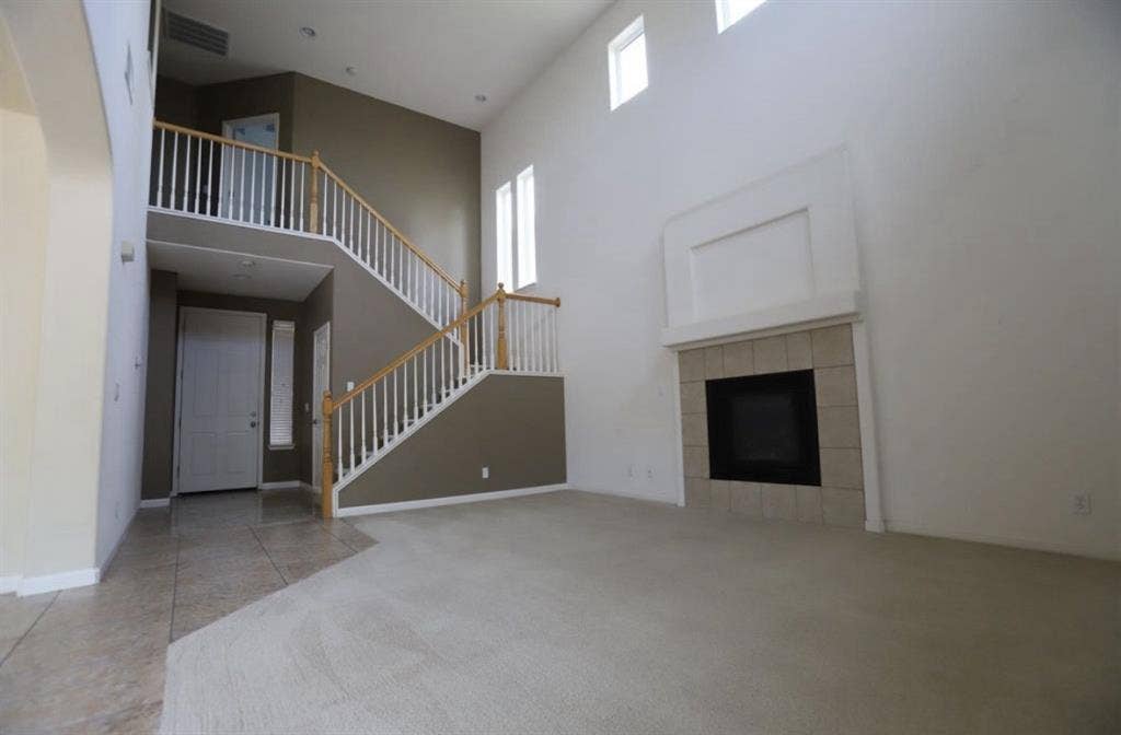 Bellevue area, 2 bedrooms open!!