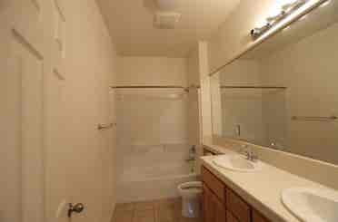Bellevue area, 2 bedrooms open!!