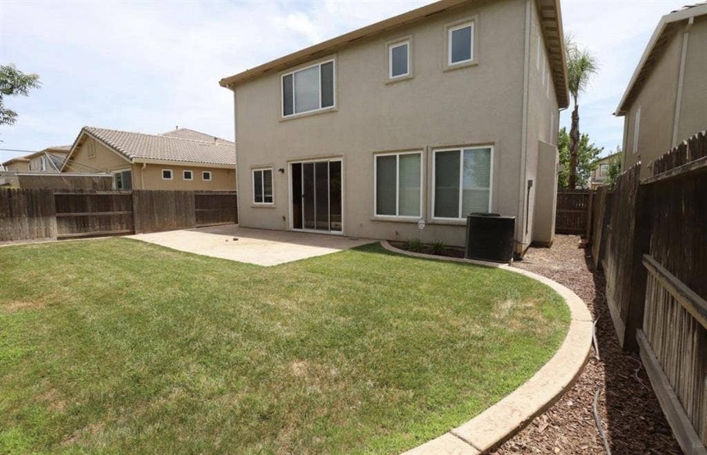 Bellevue area, 2 bedrooms open!!