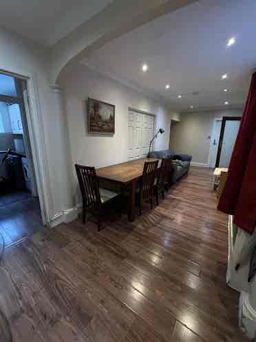 Spacious room in Marylebone
