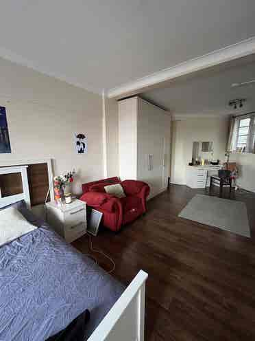 Spacious room in Marylebone