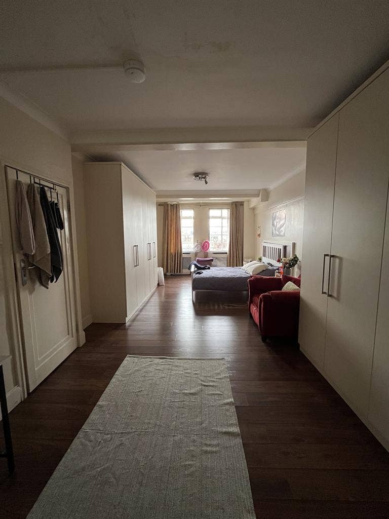 Spacious room in Marylebone