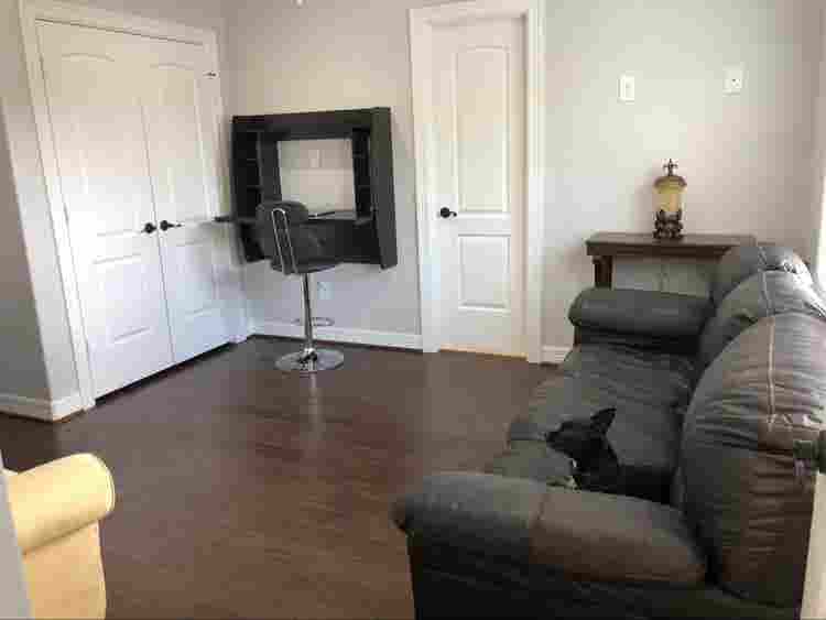 Downstairs room/private bathroom