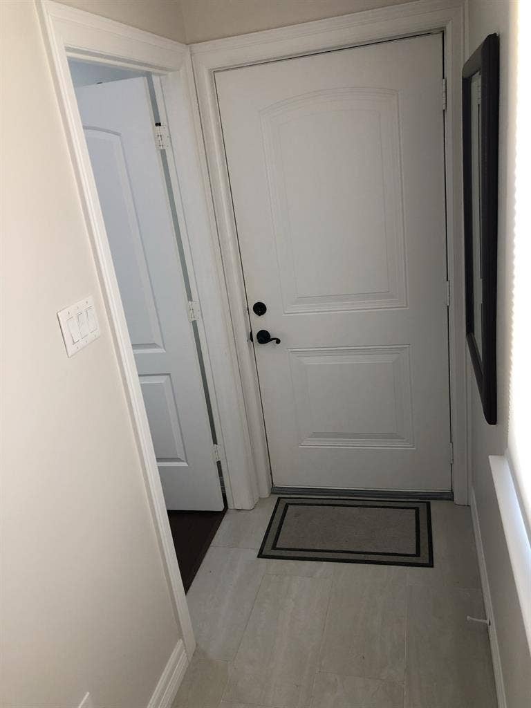 Downstairs room/private bathroom