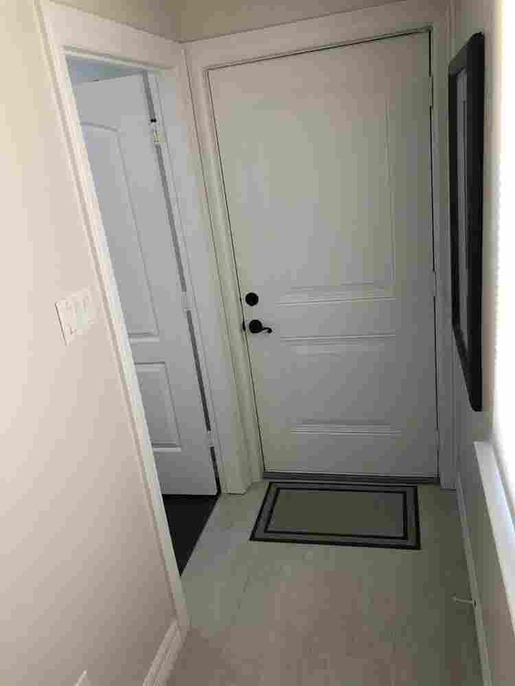 Downstairs room/private bathroom