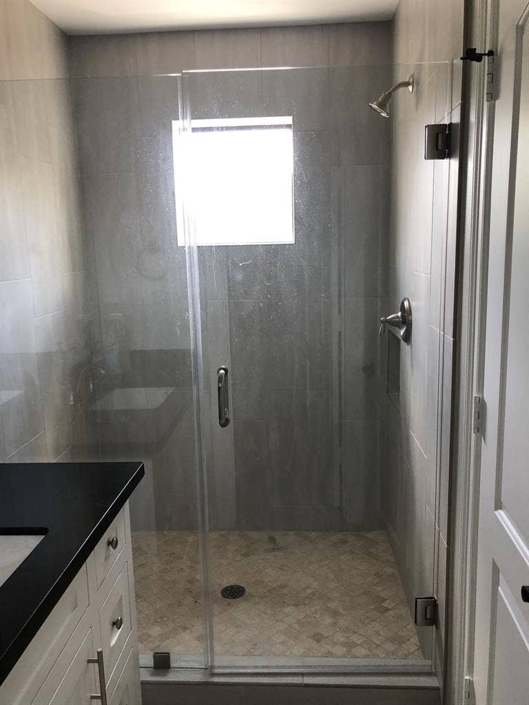 Downstairs room/private bathroom