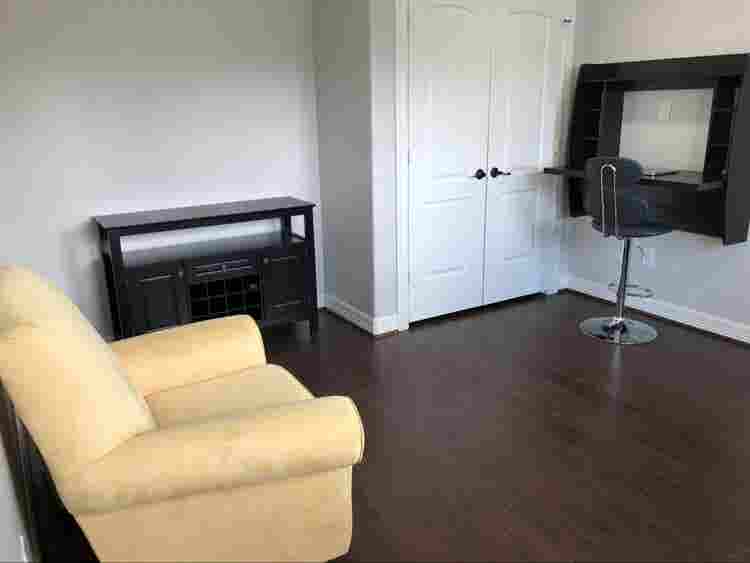 Downstairs room/private bathroom