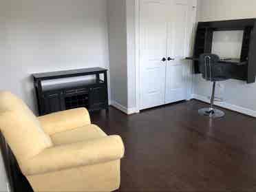 Downstairs room/private bathroom