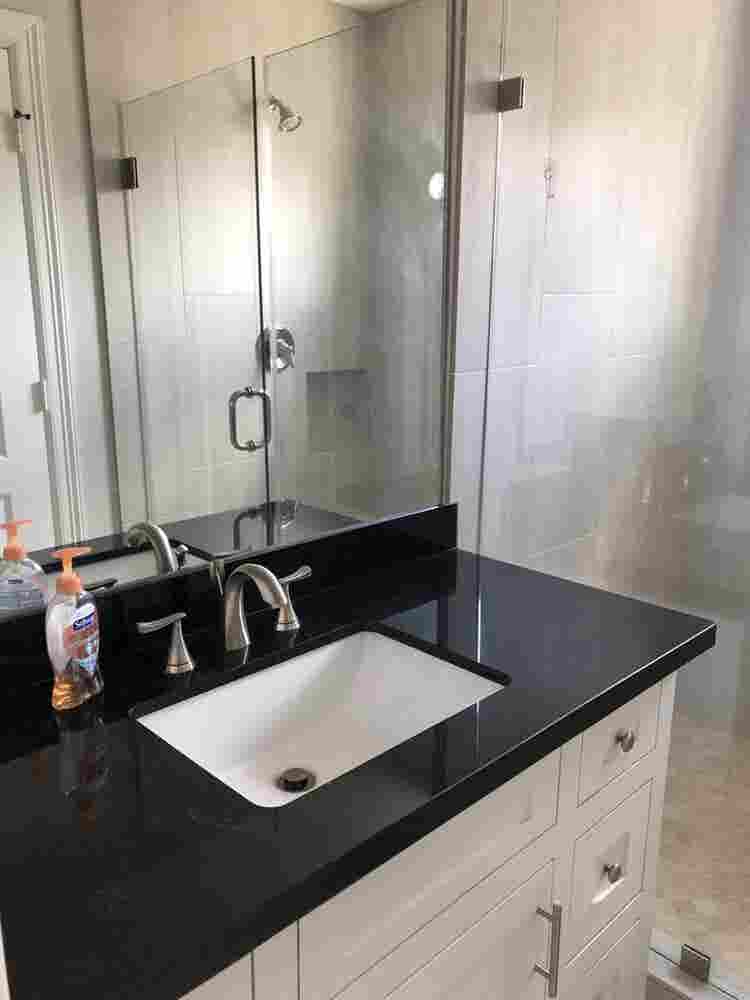 Downstairs room/private bathroom