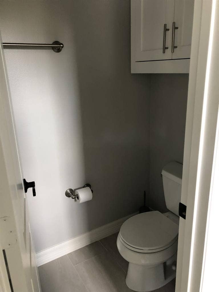Downstairs room/private bathroom