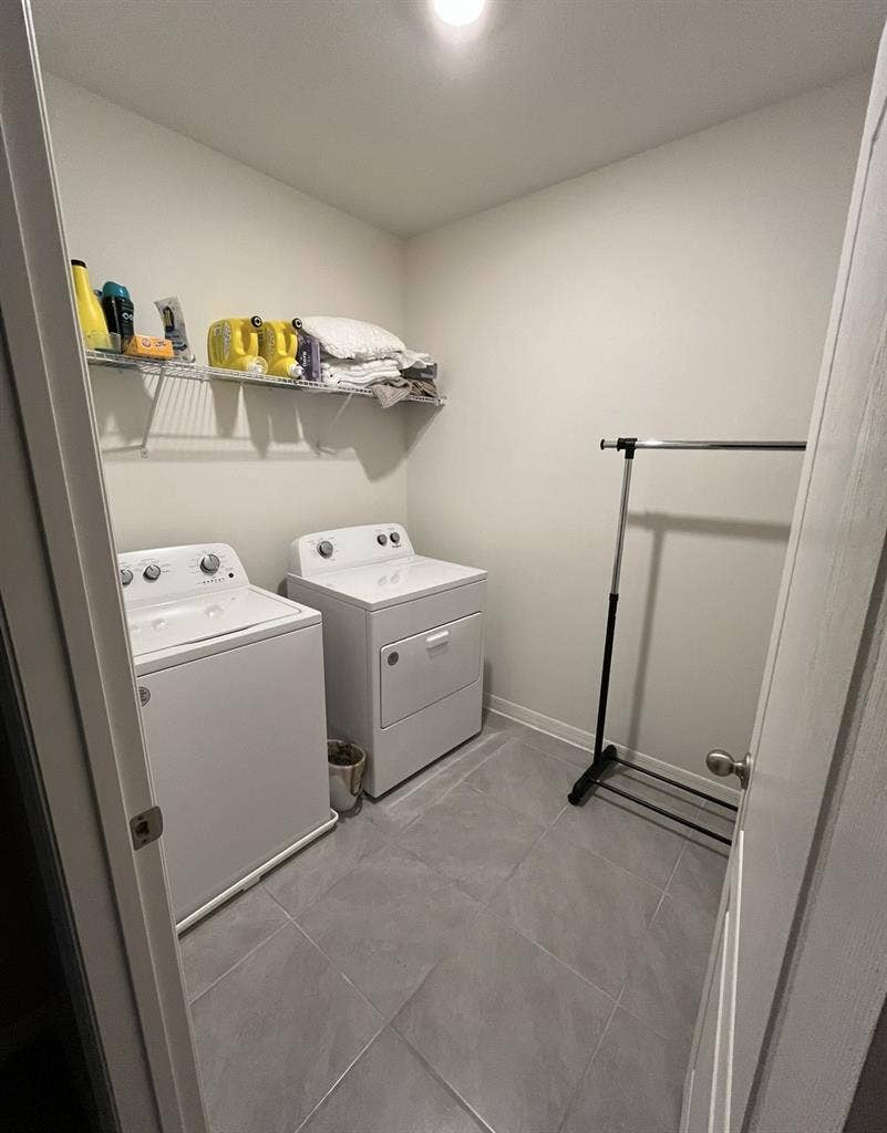 Room for rent - Deland