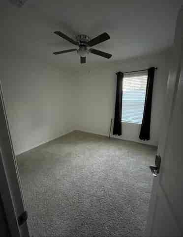 Room for rent - Deland