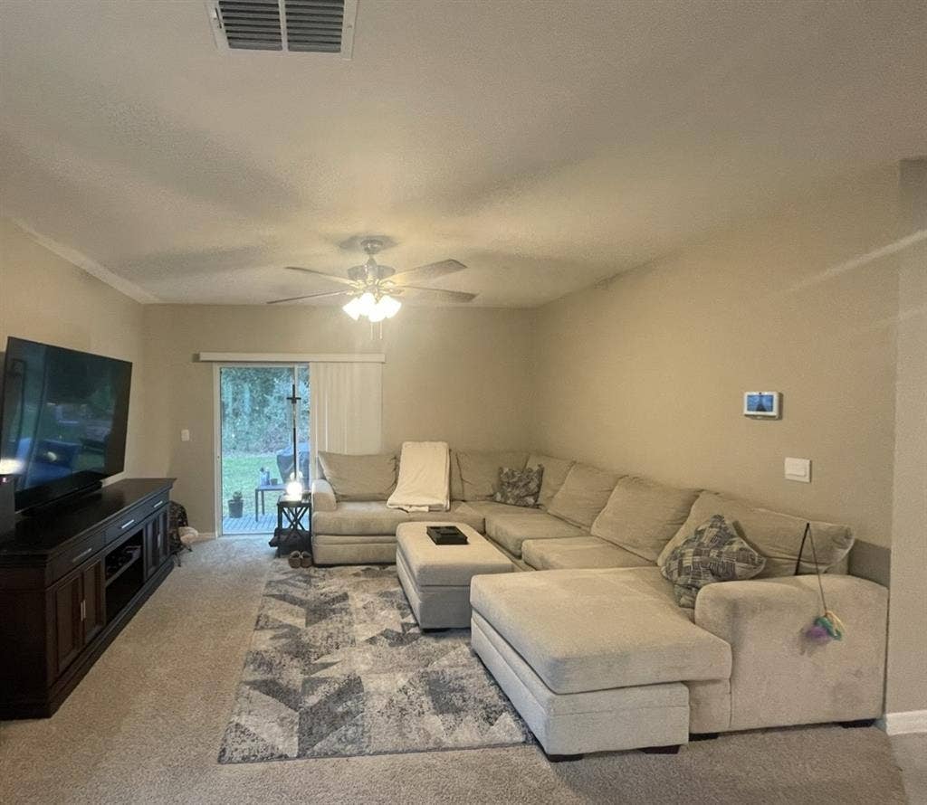 Room for rent - Deland
