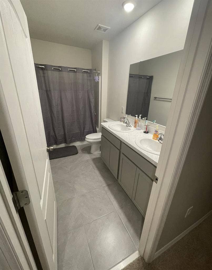 Room for rent - Deland