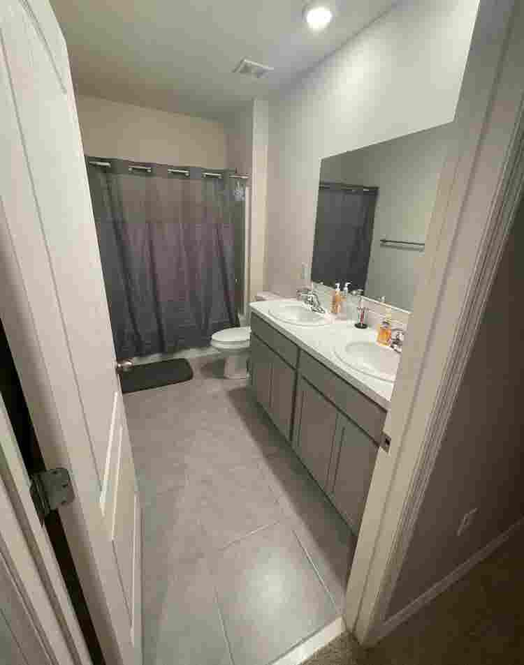 Room for rent - Deland