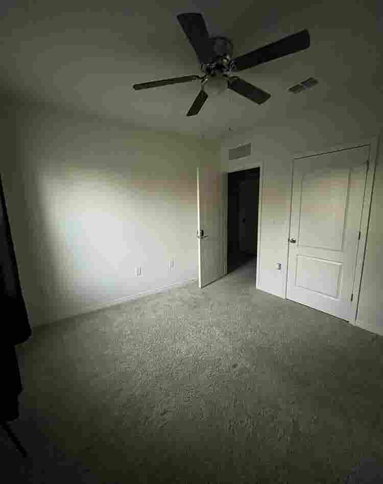 Room for rent - Deland