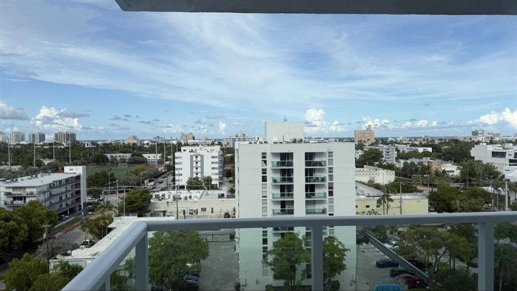 Looking for a female roommate