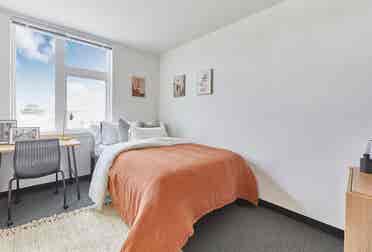 Bedroom Lease Takeover